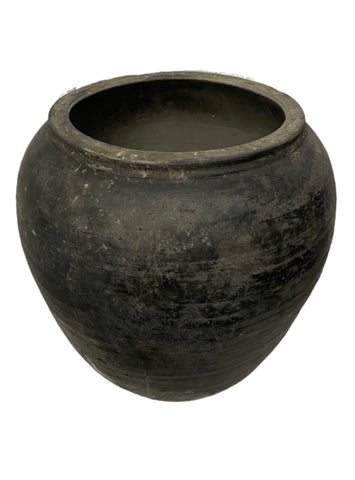 Antique black matte pot